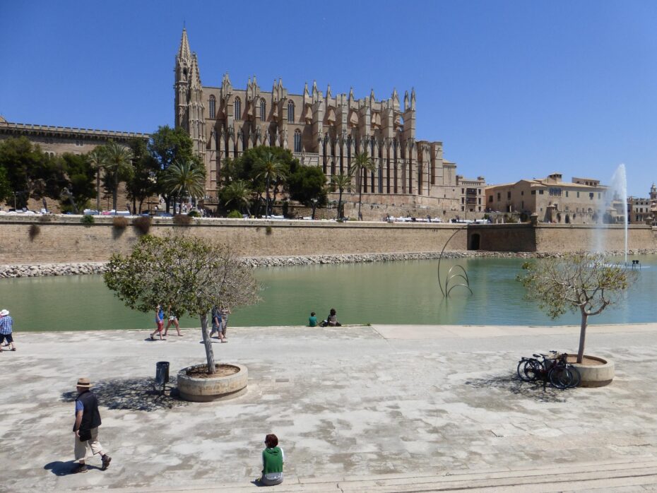 Mallorca je nejlevnější ostrovní destinací pro rodiny i páry.