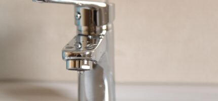 Pražské vodovody a kanalizace zveřejnily přehled plánovaných odstávek pitné vody pro 21. týden. Výluky zasáhnou několik městských částí v různých termínech od 19. do 21. května. Přinášíme kompletní seznam podle jednotlivých lokalit.