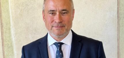 Zastupitel Prahy 8 a člen finančního výboru pro Prahu
