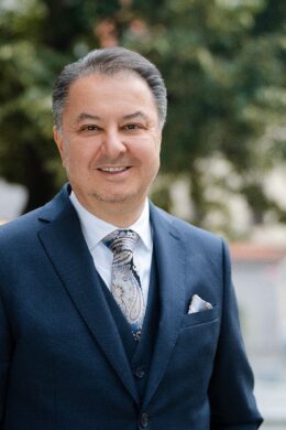 Starosta Prahy 11 Martin Sedeke v ulicích, kde řeší většinu témat svého mandátu.