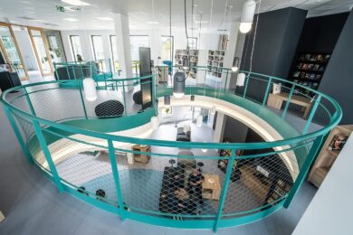 Nová pobočka Městské knihovny na Černém Mostě nabízí jeden z nejmodernějších veřejných prostorů v Praze.