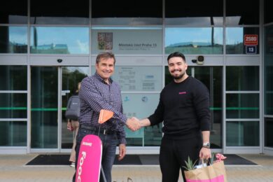 Starosta Prahy 13 David Vodrážka vítá rozšíření autonomních doručovacích robotů foodora do Stodůlek, Lužin a Nových Butovic.