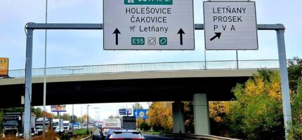 Kbelská ulice, jedna z nejvytíženějších dopravních tepen Prahy, která projde od 2. července rozsáhlou rekonstrukcí.