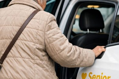 Senior taxi pomůže nejstarším obyvatelům Prahy 10 s cestami k lékaři a na úřad.