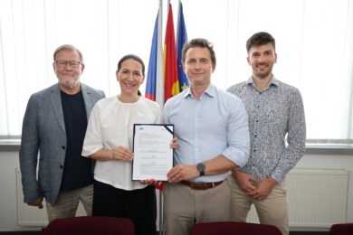 Zástupci koalice SPOLU pro Prahu 2 při oficiálním zahájení kampaně. Součástí setkání bylo i představení hlavních priorit pro podzimní komunální volby.