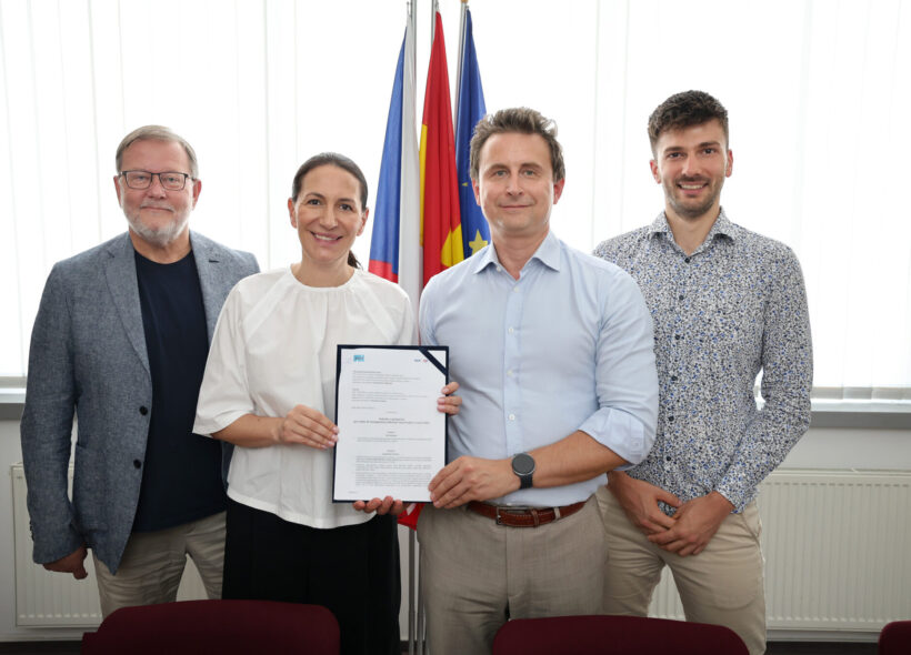 Zástupci koalice SPOLU pro Prahu 2 při oficiálním zahájení kampaně. Součástí setkání bylo i představení hlavních priorit pro podzimní komunální volby.