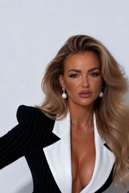 "Komentáře na sociálních sítích mě nepřestávají udivovat," říká pohledná influencerka.