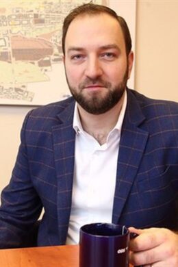 „Úkolem komunálního politika není hledat nejjednodušší cestu, ale také nést odpovědnost i za nepopulární kroky,“ míní bývalý starosta. 