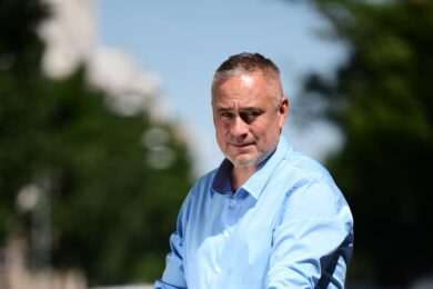 Zastupitel Prahy 8 a člen finančního výboru pro Prahu.