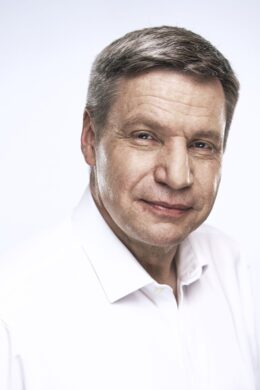 Lukáš Herold je zkušený politik
s více než 20letou praxí. 