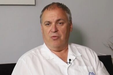 MUDr. Radek Pádr, Ph.D., MHA, intervenční radiolog, který stojí v čele diagnostiky a miniinvazivní léčby cévních malformací u pacientů s HHT.