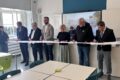 Slavnostní otevření nové fyzikální učebny na ZŠ Hanspaulka. Symbolickým přestřižením pásky začala další kapitola praktické výuky na škole.