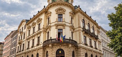 Radnice Prahy 3 na Havlíčkově náměstí. Předvolební debatu sedmi lídrů pořádá městská část v pondělí 5. října v Kongresovém sále hotelu Olšanka.