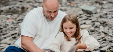 Kniha jako společný zážitek dítěte a rodiče. Právě pravidelný čas strávený společně nad příběhem je jednou z hlavních myšlenek kampaně Celé Česko čte dětem, která letos slaví 20 let.