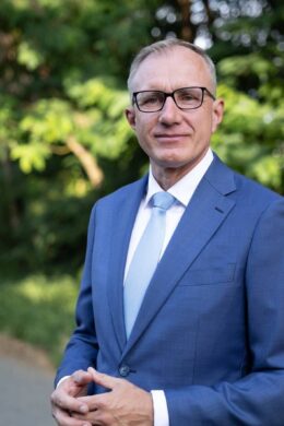 Vojtěch Kos stojí v čele Prahy 12 druhé volební období. V rozhovoru pro Naši Prahu bilancuje uplynulé čtyři roky a představuje projekty, které chce v městské části v dalších letech dokončit.