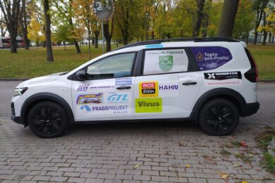 Nový automobil Dacia Jogger pro Dětský domov Klánovice pomůže s každodenní dopravou dětí do škol, k lékařům i na volnočasové aktivity. Na jeho pořízení se prostřednictvím projektu Sociální automobil podílelo 33 partnerů z řad firem, podnikatelů a dalších podporovatelů.