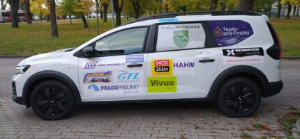 Nový automobil Dacia Jogger pro Dětský domov Klánovice pomůže s každodenní dopravou dětí do škol, k lékařům i na volnočasové aktivity. Na jeho pořízení se prostřednictvím projektu Sociální automobil podílelo 33 partnerů z řad firem, podnikatelů a dalších podporovatelů.