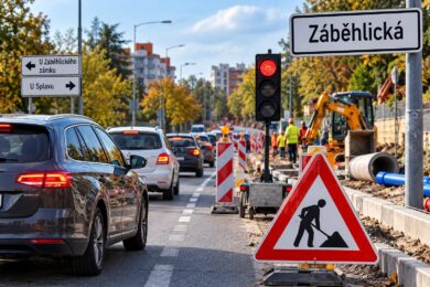 Od 19. do 31. října čeká řidiče v Záběhlické ulici částečná uzavírka. Kvůli stavebním pracím bude doprava v dotčeném úseku vedena střídavě jedním jízdním pruhem a řízena semafory.