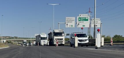 Kbelská patří mezi důležité dopravní tahy na severovýchodě Prahy. Dokončení její rekonstrukce má přinést kvalitnější povrchy a obnovenou infrastrukturu, řidiči však do té doby musí počítat s dočasnými komplikacemi.