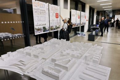 Výstava Nové Holešovice představuje architektonické návrhy a model budoucí podoby území u Nádraží Holešovice. Veřejnost si může prohlédnout, jak by se tato část Prahy mohla v příštích letech proměnit
