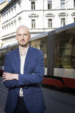 Filip Nekola (ODS), zastupitel Prahy 3 a kandidát na starostu, chce zlepšit parkování, bezpečnost i fungování radnice. V rozhovoru pro Naši Prahu hovoří také o budoucnosti Žižkova a rozvoji celé městské části.