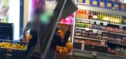 Záběr z bezpečnostní kamery supermarketu v Evropské ulici v Praze 6, který kriminalistům pomohl při identifikaci a vypátrání podezřelého.