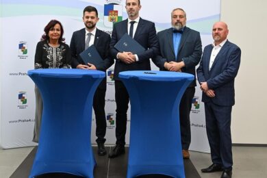 Koaliční smlouvu pro volební období 2026–2030 podepsali starosta Prahy 4 Ondřej Kubín (ODS) a místostarosta Jan Hušbauer (ANO). SPOLU a ANO budou mít v novém zastupitelstvu společně 24 mandátů.